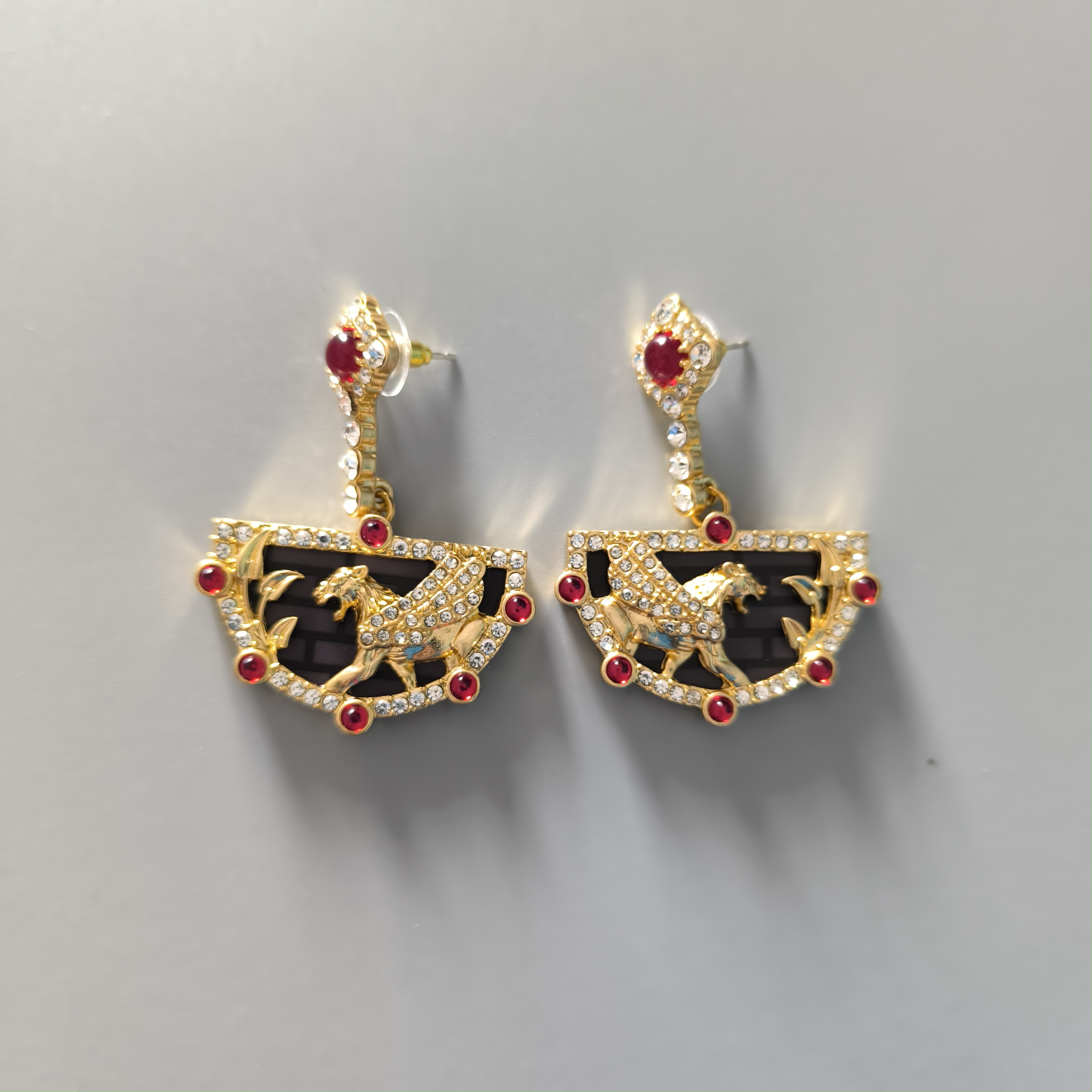 Europe fly lion fake diamonds earrings