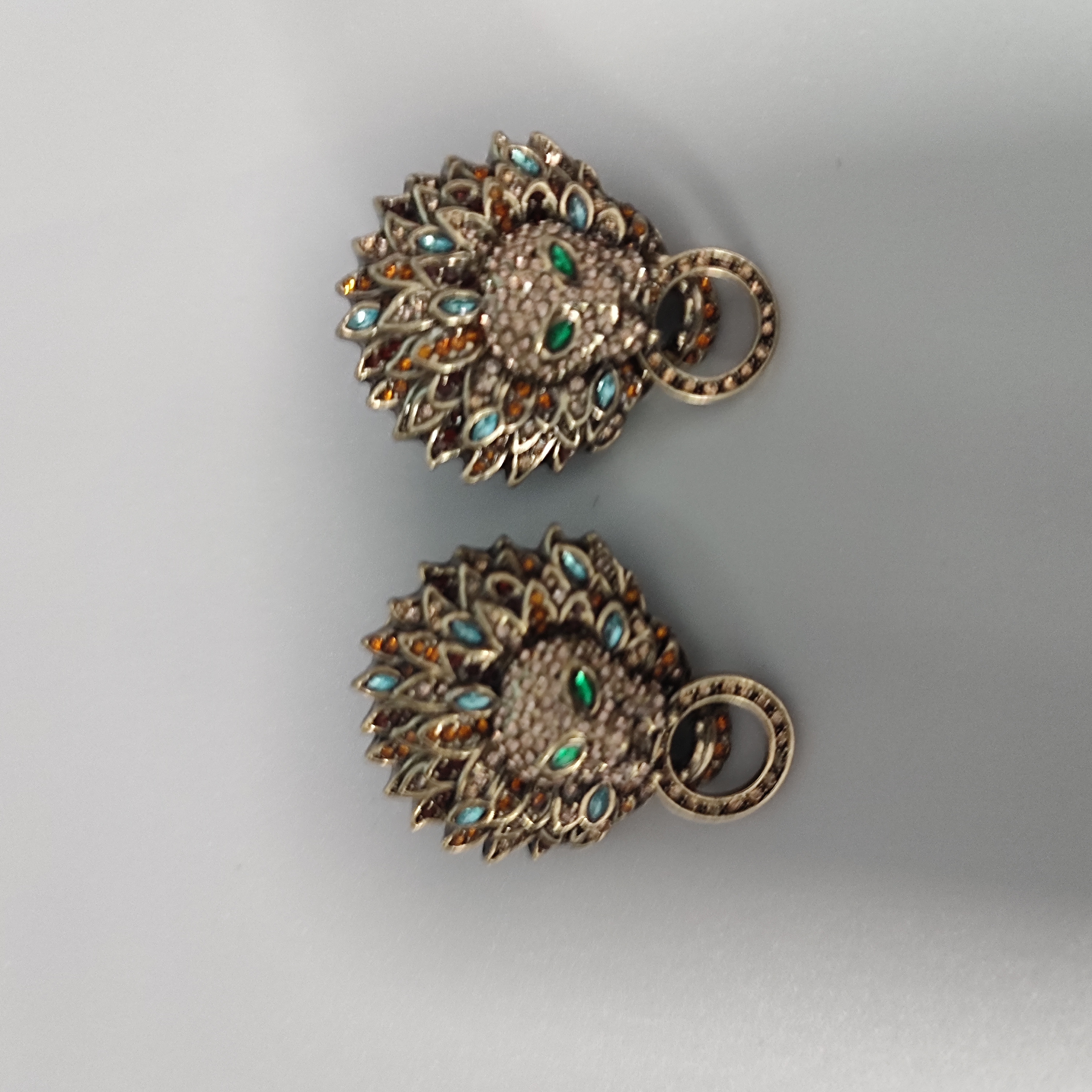 nice fashion head earrings ear buds